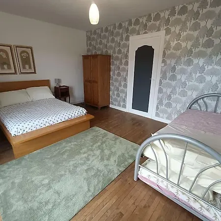 Family-friendly 3 Bedroom In The Countryside! Holiday home Vernoux-en-Gatine